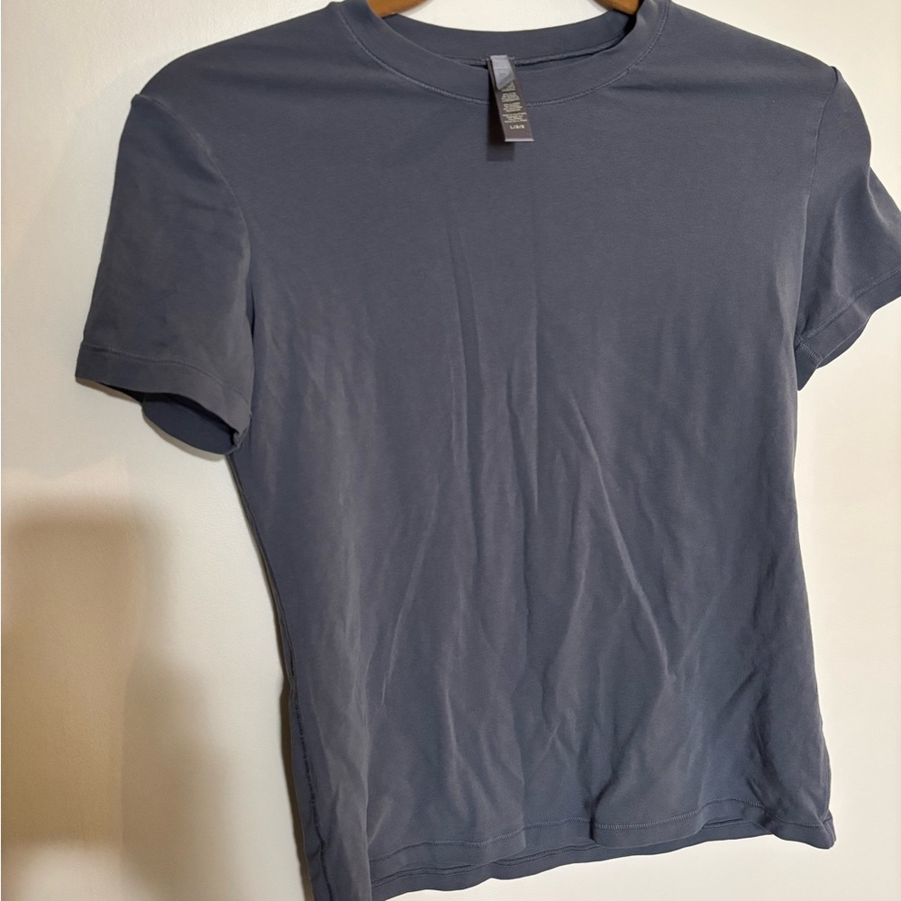 SKIMS Fitted Blue Shirt